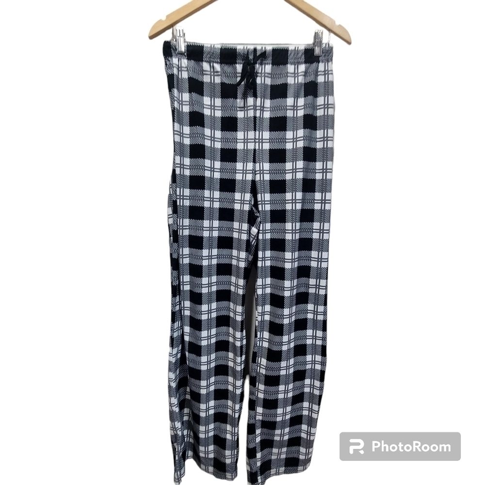 1X Black White Checkered Pajamas Contemporary Minimalist